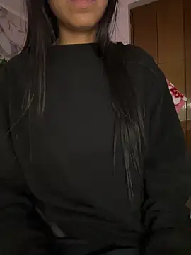 bonnie 18x online show from 10/31/25, 03:29