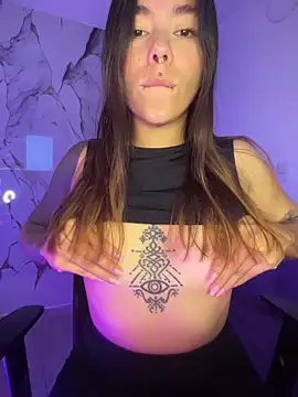 luccianagreyy online show from 04/02/26, 12:14