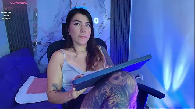 luccianagreyy online show from 04/15/26, 12:01