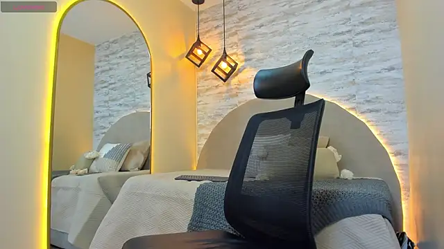 Aron Bolt online show from 11/08/25, 01:06