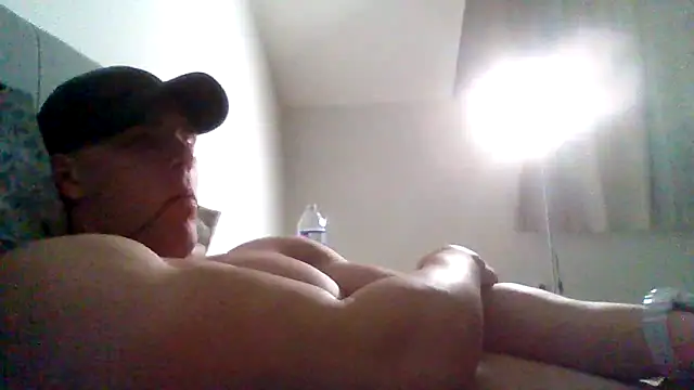 Snapshot of parkerxmuscle chatting on 12/23/24, 03:29 parkerxmuscle online show from 12/23/24, 03:29