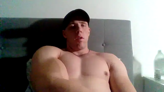 Snapshot of parkerxmuscle chatting on 01/08/25, 04:44 parkerxmuscle online show from 01/08/25, 04:44