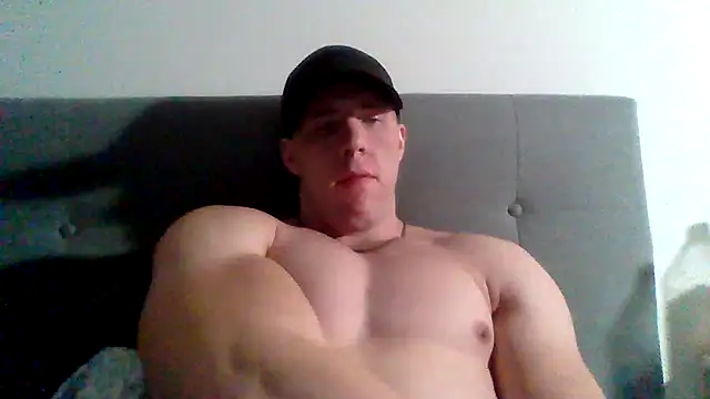 Snapshot of parkerxmuscle chatting on 01/13/25, 01:06 parkerxmuscle online show from 01/13/25, 01:06