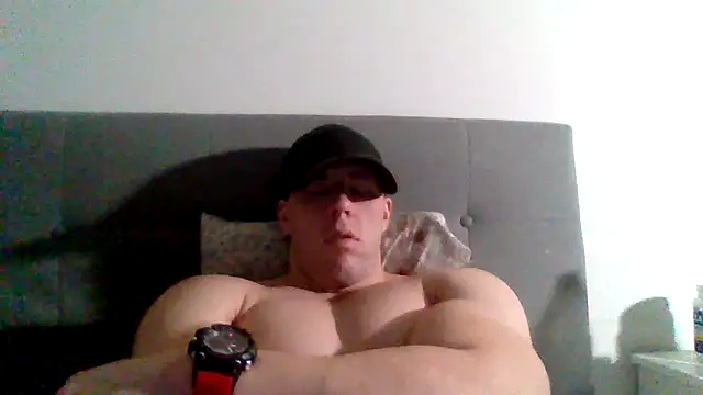 Snapshot of parkerxmuscle chatting on 01/29/25, 12:56 parkerxmuscle online show from 01/29/25, 12:56
