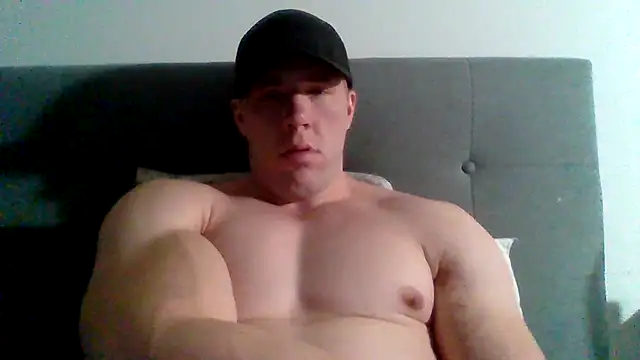 Snapshot of parkerxmuscle chatting on 01/30/25, 06:43 parkerxmuscle online show from 01/30/25, 06:43
