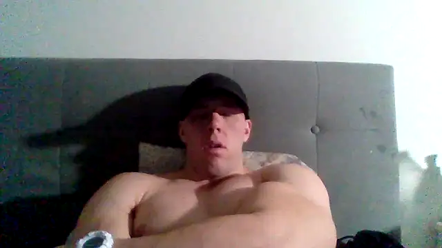 Snapshot of parkerxmuscle chatting on 02/04/25, 01:16 parkerxmuscle online show from 02/04/25, 01:16