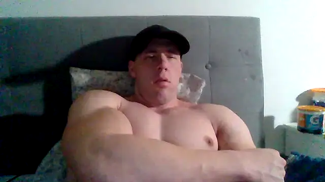 Snapshot of parkerxmuscle chatting on 02/05/25, 01:11 parkerxmuscle online show from 02/05/25, 01:11