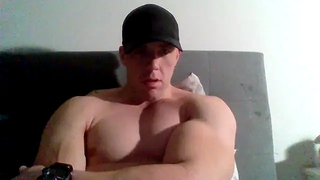 Snapshot of parkerxmuscle chatting on 02/09/25, 01:25 parkerxmuscle online show from 02/09/25, 01:25