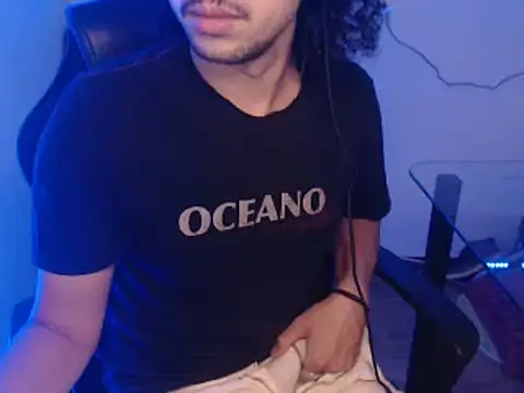 Snapshot of anjonoturno1 chatting on 12/19/24, 04:57 anjonoturno1 online show from 12/19/24, 04:57