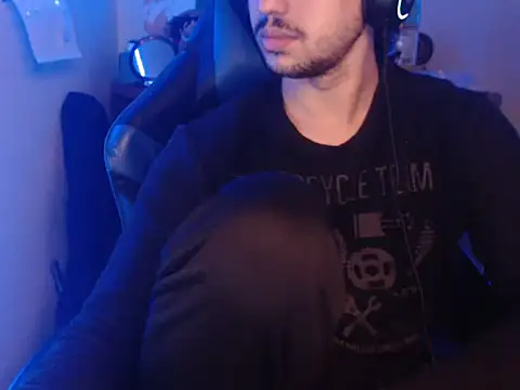 Snapshot of anjonoturno1 chatting on 10/16/25, 02:51 anjonoturno1 online show from 10/16/25, 02:51