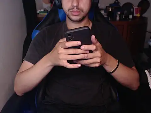 anjonoturno1 online show from 11/28/25, 09:39