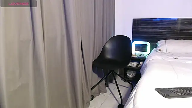 Snapshot of FaustoCock chatting on 12/04/25, 07:11 FaustoCock online show from 12/04/25, 07:11