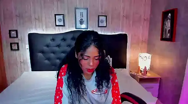 Snapshot of Edelaine_rogers chatting on 02/27/25, 03:58 Edelaine rogers online show from 02/27/25, 03:58