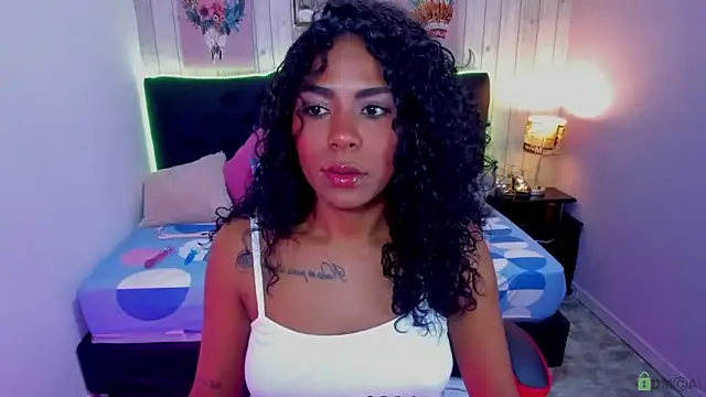 Snapshot of Edelaine_rogers chatting on 09/26/25, 05:33 Edelaine rogers online show from 09/26/25, 05:33