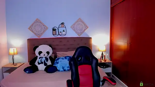 Snapshot of Edelaine_rogers chatting on 10/12/25, 05:06 Edelaine rogers online show from 10/12/25, 05:06