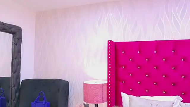 HazelMoret online show from 10/01/25, 11:38