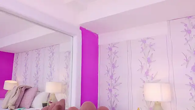 HazelMoret online show from 10/03/25, 11:51