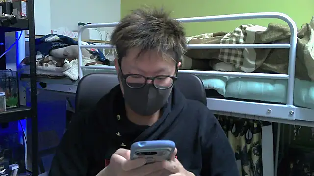 Snapshot of Owl1216 chatting on 02/22/25, 01:35 Owl1216 online show from 02/22/25, 01:35