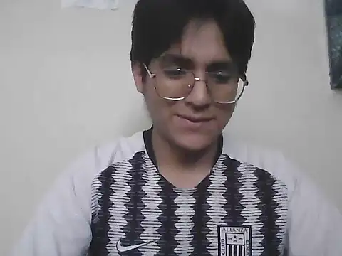 Snapshot of HardDick2 chatting on 06/28/26, 03:40 HardDick2 online show from 06/28/26, 03:40