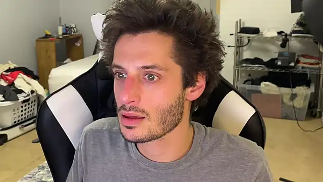 Snapshot of Dylansd chatting on 12/27/24, 04:04 Dylansd online show from 12/27/24, 04:04