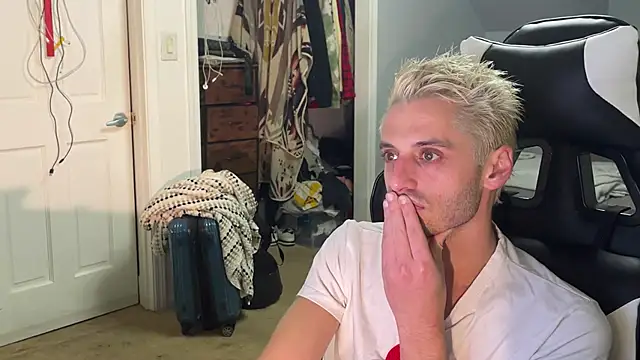 Snapshot of Dylansd chatting on 01/02/25, 03:58 Dylansd online show from 01/02/25, 03:58