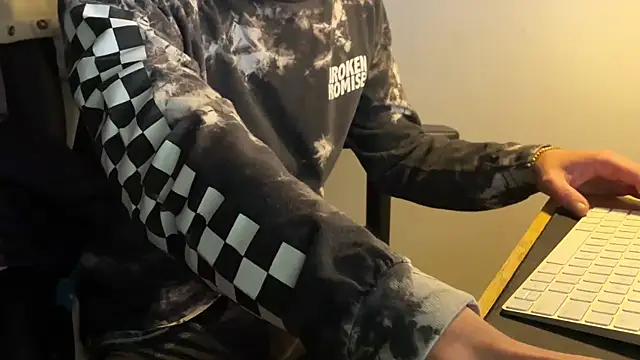 Snapshot of Dylansd chatting on 01/10/25, 09:44 Dylansd online show from 01/10/25, 09:44