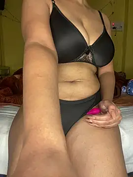 Snapshot of cum-to-nicky chatting on 01/01/25, 02:42 cum-to-nicky online show from 01/01/25, 02:42