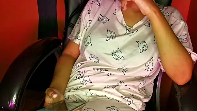 Snapshot of cum-to-nicky chatting on 02/03/25, 03:38 cum-to-nicky online show from 02/03/25, 03:38