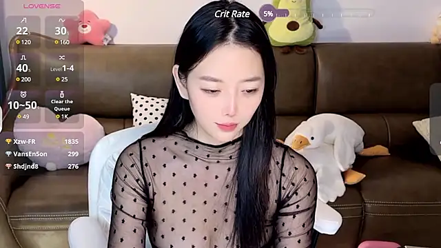 Snapshot of Yilin1999 chatting on 12/15/24, 02:30 Yilin1999 online show from 12/15/24, 02:30