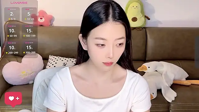 Snapshot of Yilin1999 chatting on 03/06/25, 01:46 Yilin1999 online show from 03/06/25, 01:46