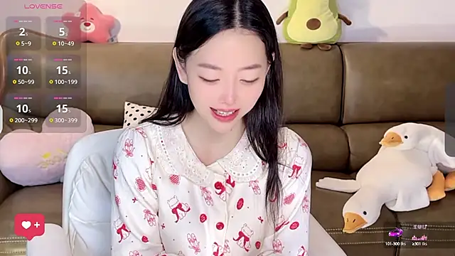 Snapshot of Yilin1999 chatting on 03/12/25, 11:33 Yilin1999 online show from 03/12/25, 11:33