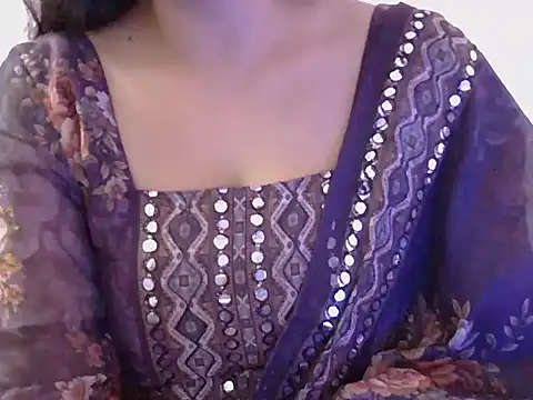 Snapshot of diva-22 chatting on 02/11/25, 12:58 diva-22 online show from 02/11/25, 12:58