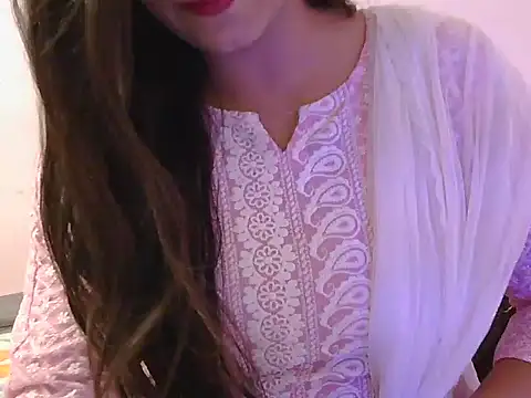 Snapshot of diva-22 chatting on 02/24/25, 03:42 diva-22 online show from 02/24/25, 03:42