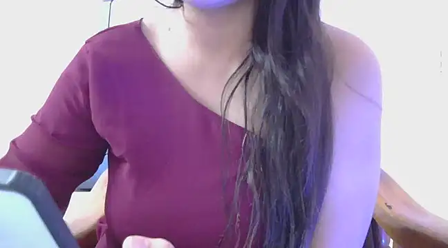 Snapshot of diva-22 chatting on 03/07/25, 03:39 diva-22 online show from 03/07/25, 03:39