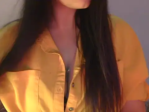 Snapshot of diva-22 chatting on 12/15/25, 03:16 diva-22 online show from 12/15/25, 03:16