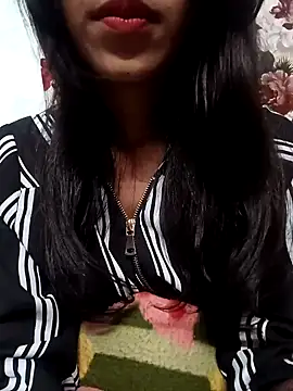 Snapshot of Cute-Love-Angel chatting on 01/29/25, 09:39 Cute-Love-Angel online show from 01/29/25, 09:39