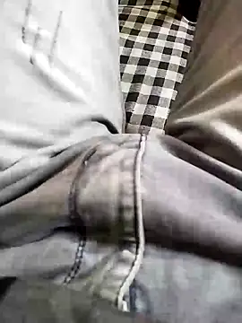 Snapshot of black_cobra70 chatting on 12/25/24, 04:01 black cobra70 online show from 12/25/24, 04:01