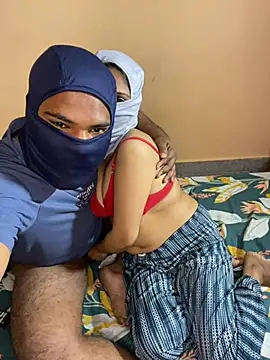 Snapshot of mickey_love chatting on 01/23/25, 04:37 mickey love online show from 01/23/25, 04:37