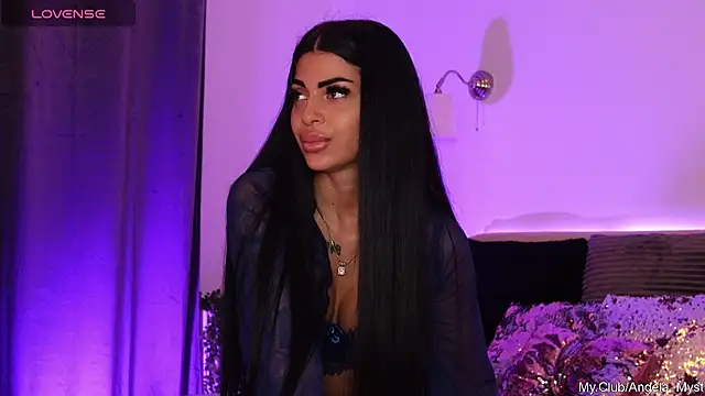 Snapshot of Angela_Myst chatting on 12/21/25, 01:07 Angela Myst online show from 12/21/25, 01:07