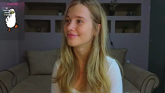 Snapshot of LinaCristonsen chatting on 11/06/25, 03:24 LinaCristonsen online show from 11/06/25, 03:24