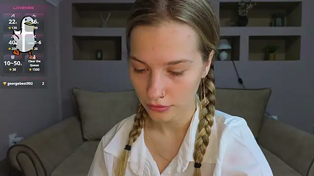 Snapshot of LinaCristonsen chatting on 11/12/25, 03:23 LinaCristonsen online show from 11/12/25, 03:23