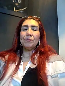 Snapshot of Perla_Franco chatting on 11/24/25, 05:07 Perla Franco online show from 11/24/25, 05:07