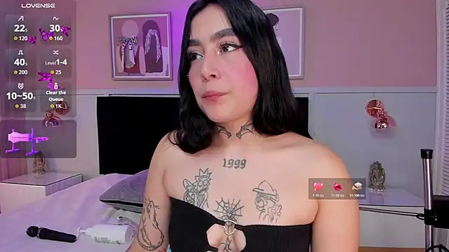 Snapshot of elodie_walker chatting on 11/22/25, 11:42 elodie walker online show from 11/22/25, 11:42