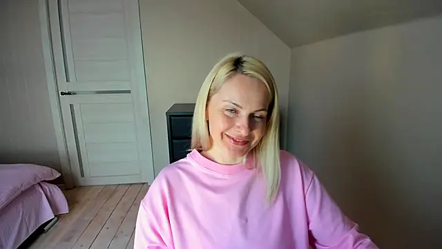 Snapshot of Alicee_Gracee chatting on 03/11/25, 09:24 Alicee Gracee online show from 03/11/25, 09:24