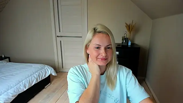 Snapshot of Alicee_Gracee chatting on 10/30/25, 10:16 Alicee Gracee online show from 10/30/25, 10:16