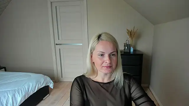 Snapshot of Alicee_Gracee chatting on 10/31/25, 09:21 Alicee Gracee online show from 10/31/25, 09:21