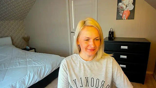 Snapshot of Alicee_Gracee chatting on 11/26/25, 10:16 Alicee Gracee online show from 11/26/25, 10:16