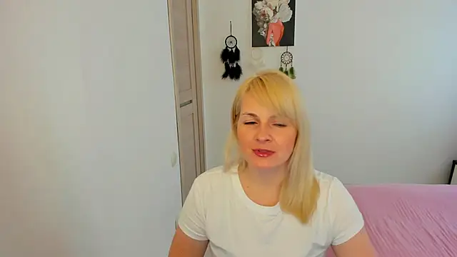 Snapshot of Alicee_Gracee chatting on 02/06/26, 12:30 Alicee Gracee online show from 02/06/26, 12:30