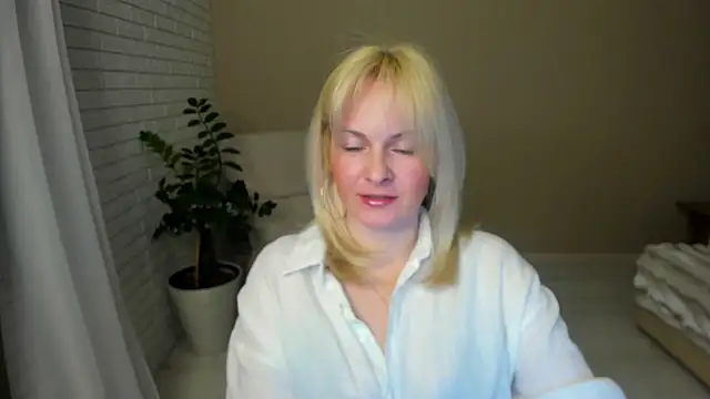 Snapshot of Alicee_Gracee chatting on 02/17/26, 07:42 Alicee Gracee online show from 02/17/26, 07:42