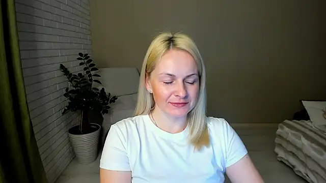 Snapshot of Alicee_Gracee chatting on 02/22/26, 06:50 Alicee Gracee online show from 02/22/26, 06:50